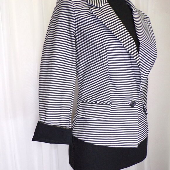 A Byer Blazer Jacket Womens Sz SM Black White Striped Shoulder Pads Faux Pockets - Picture 7 of 10